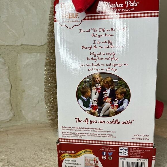 Elf on the Shelf 17" Plush Pals Doll Boy Brown Hair New in Box - Picture 4 of 5
